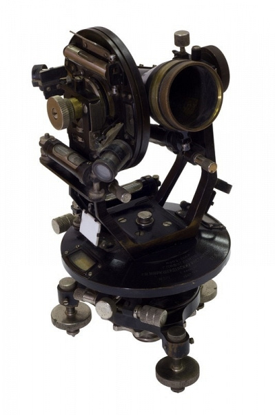 Теодолит ТГ-3. СССР, Харьков, ЗМИ, 1947 г. 